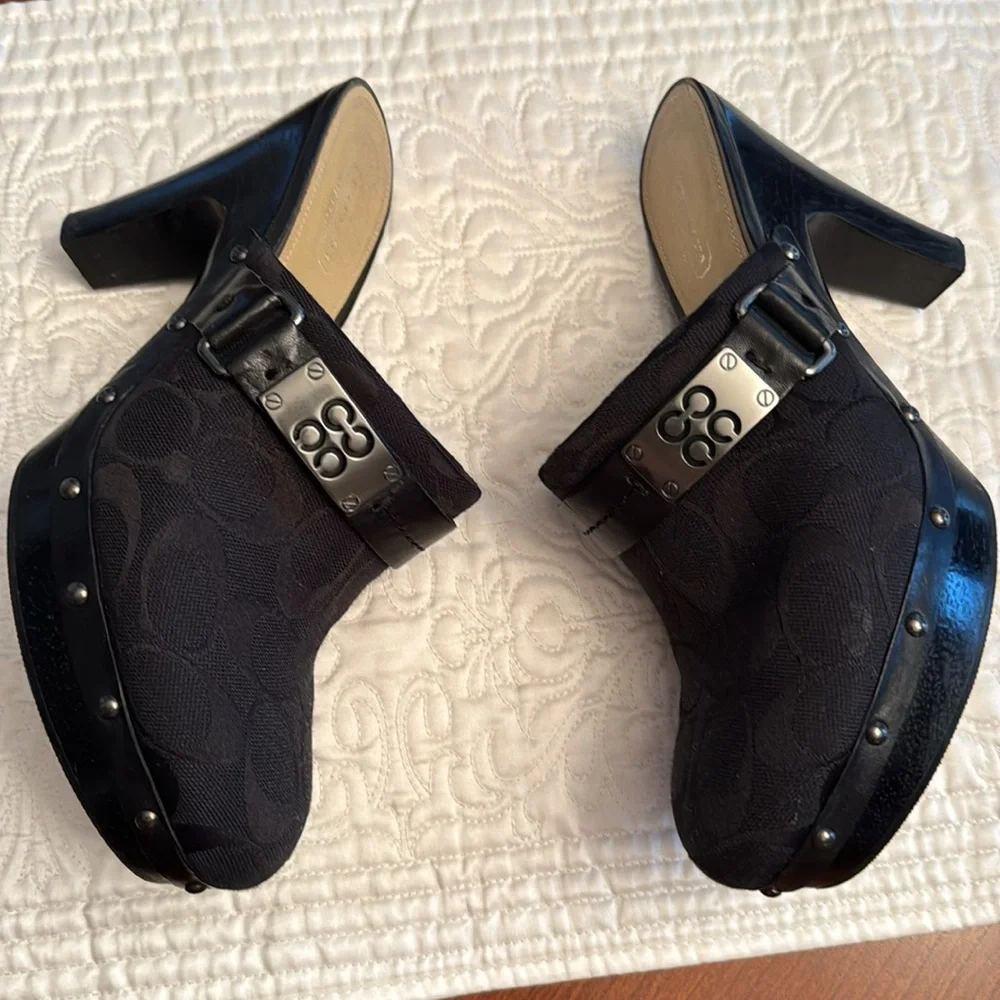 Coach clogs. - Picture 5 of 6